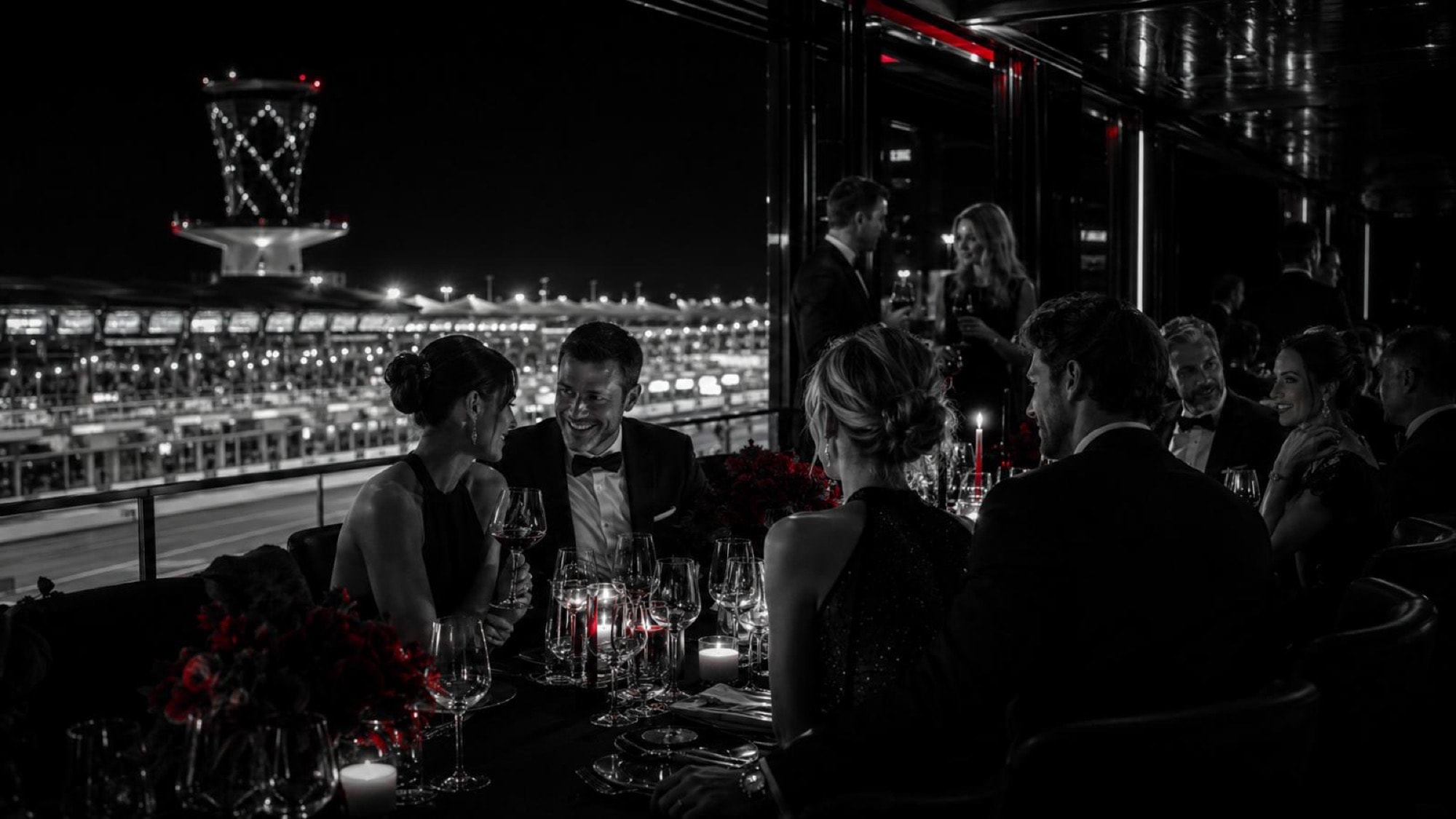 Suite ou terrasse premium avec contexte circuit.